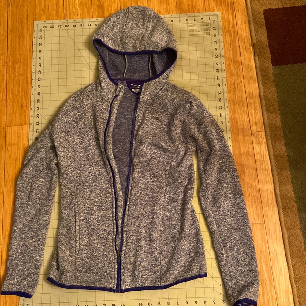 Lightweight hooded jacket